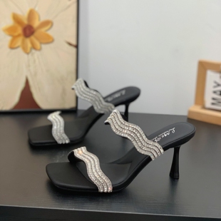 方头细跟7cm高跟凉拖鞋 绝美水钻一字拖女夏外穿2026新款 复古法式