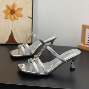 细跟7CM复古高级感一字拖女2026夏超火韩系方头凉拖时尚 外穿拖鞋