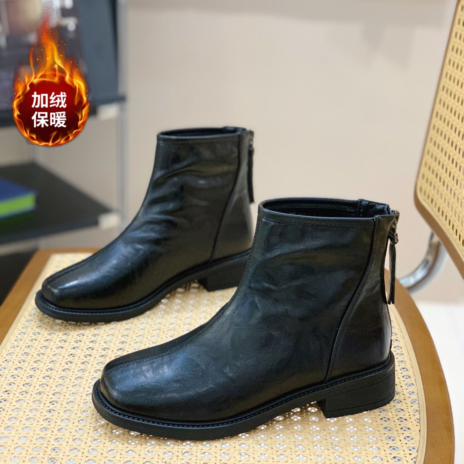 冬季加绒保暖切尔西靴子女2025超火法式气质瘦瘦靴平底显脚小短靴