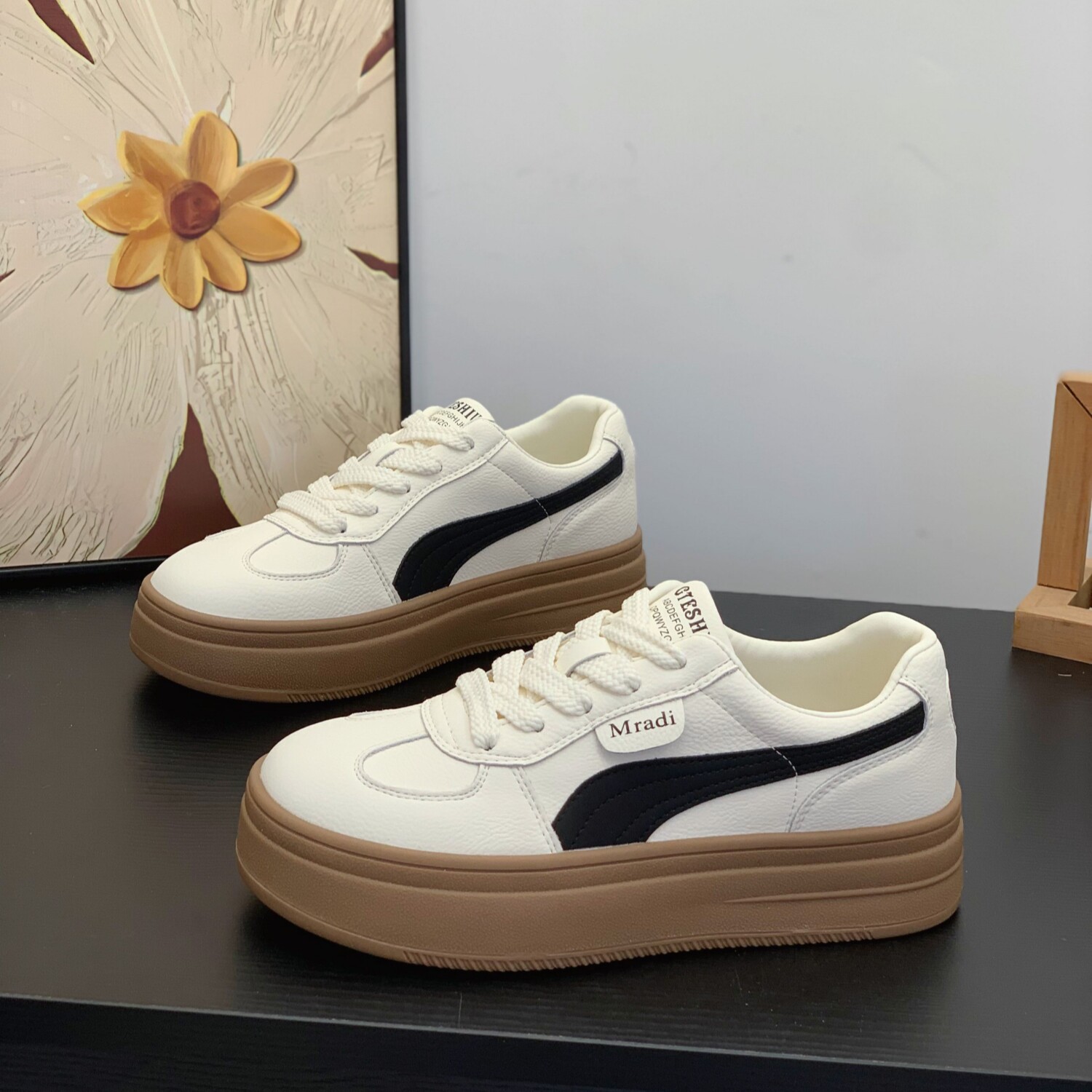 2026春季新款真皮小白鞋女时尚休闲厚底板鞋百搭显脚小复古德训鞋