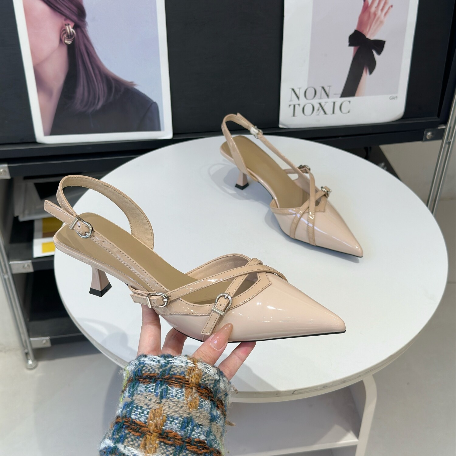 配裙子气质包头凉鞋女2026春夏新款法式尖头细跟高跟6cm后空单鞋