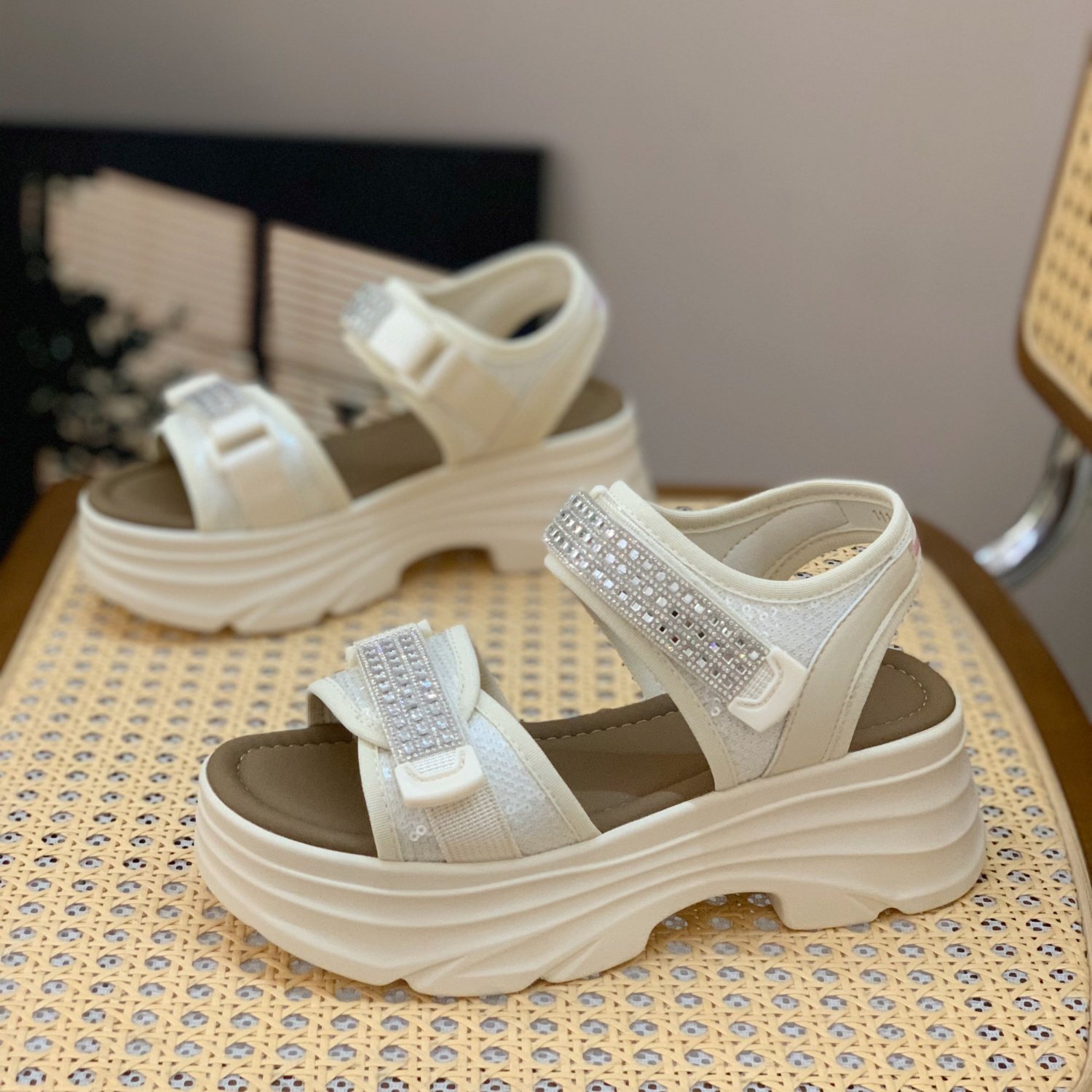 罗马凉鞋女2025夏季新款百搭轻便松糕厚底亮片魔术贴一脚蹬沙滩鞋,女鞋,罗马凉鞋,淘宝优惠券,粉丝福利购,淘宝优惠卷