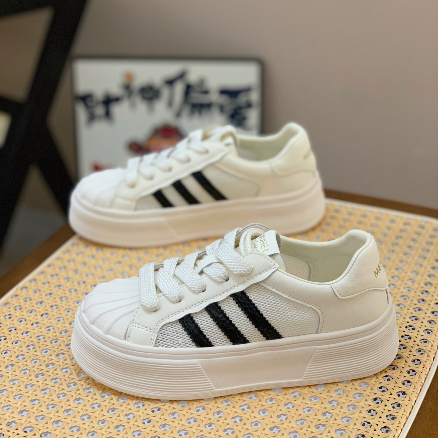 贝壳头透气不闷脚圆头系带小白鞋