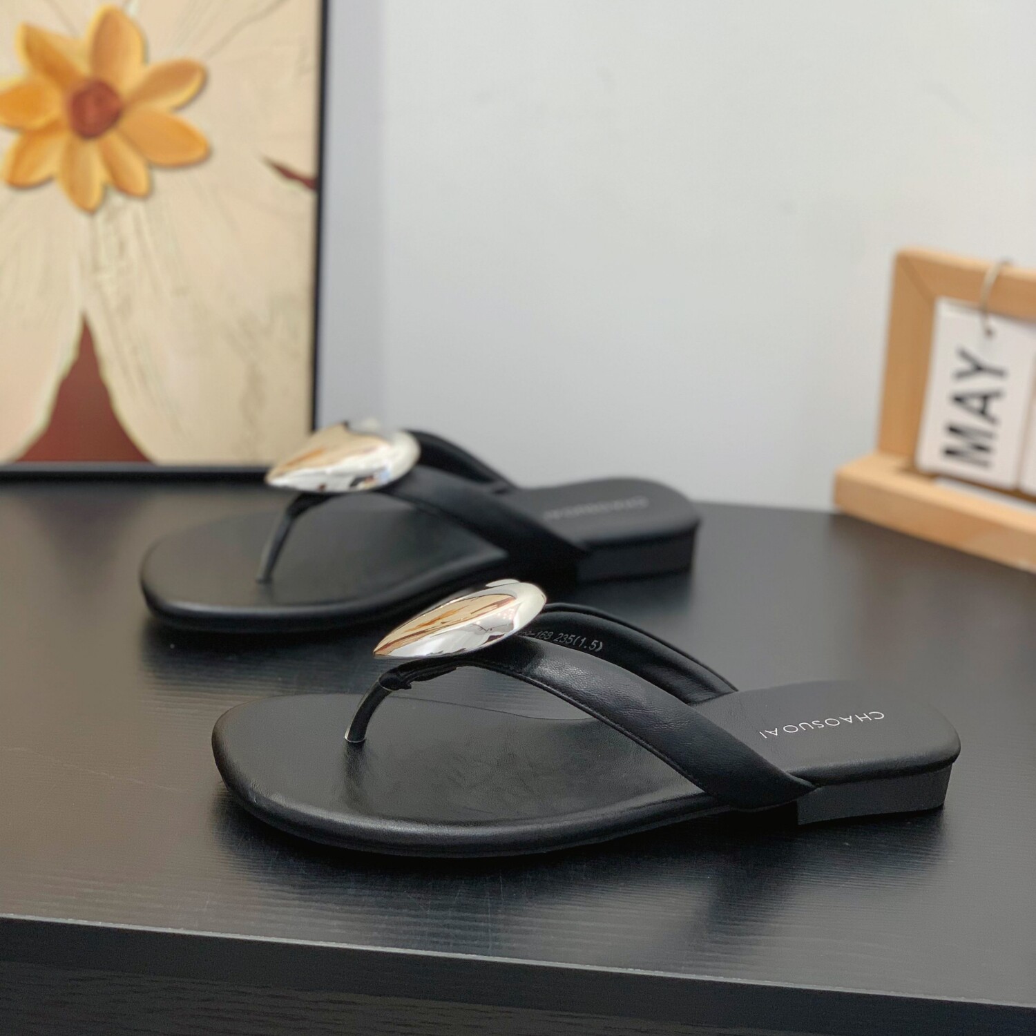 潮流爱心超火韩版人字拖女2026夏季新款平底通勤高级感夹趾凉拖鞋