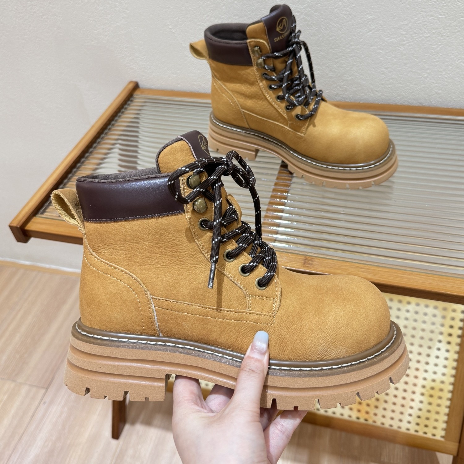 厚底马丁靴女款工装靴2025新款秋冬百搭英伦风短靴复古短筒大黄靴