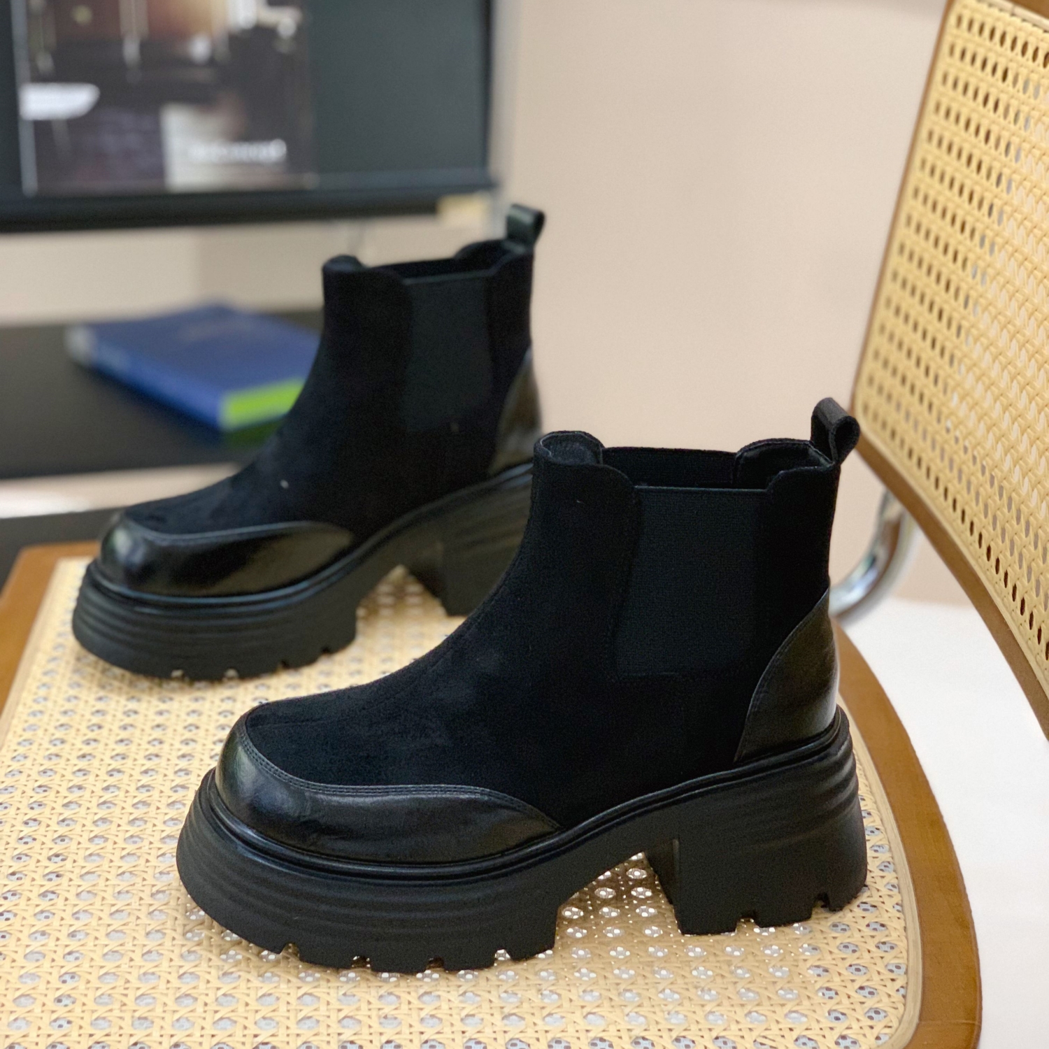 增高轻便显腿长舒适不累脚烟筒靴