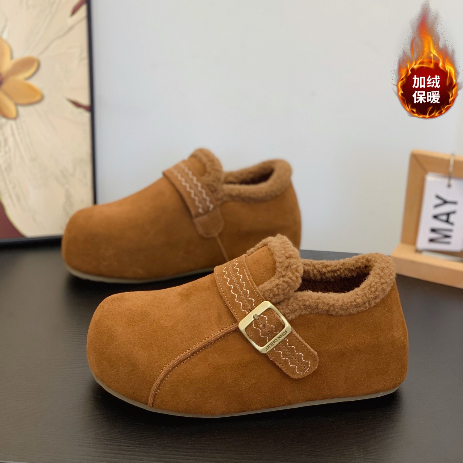 既保暖又能显得腿长羊羔毛勃肯鞋