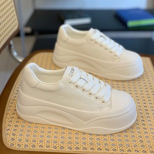 简约百搭小个子显腿长休闲运动板鞋 真皮厚底小白鞋 女2026春秋新款