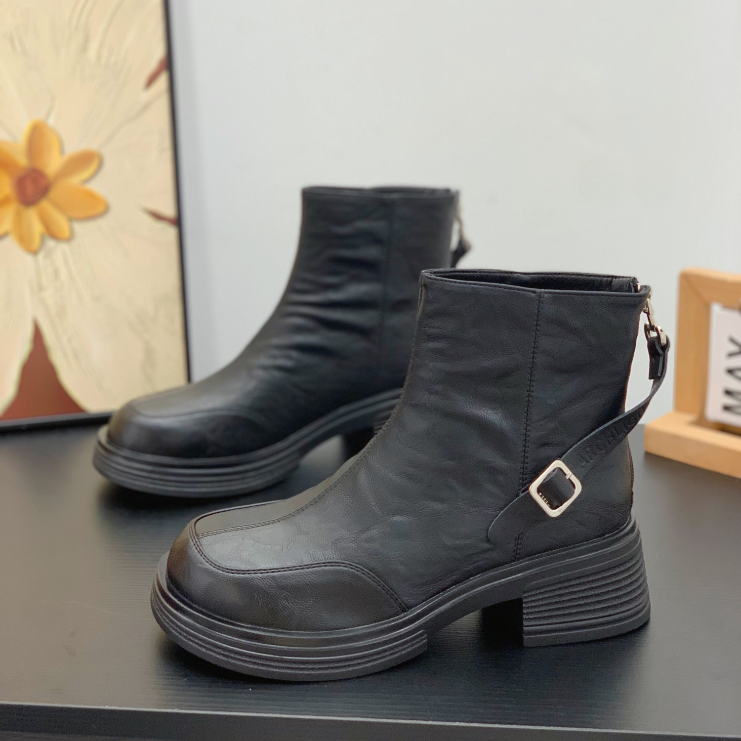 软面软底通勤舒适简约百搭马丁靴