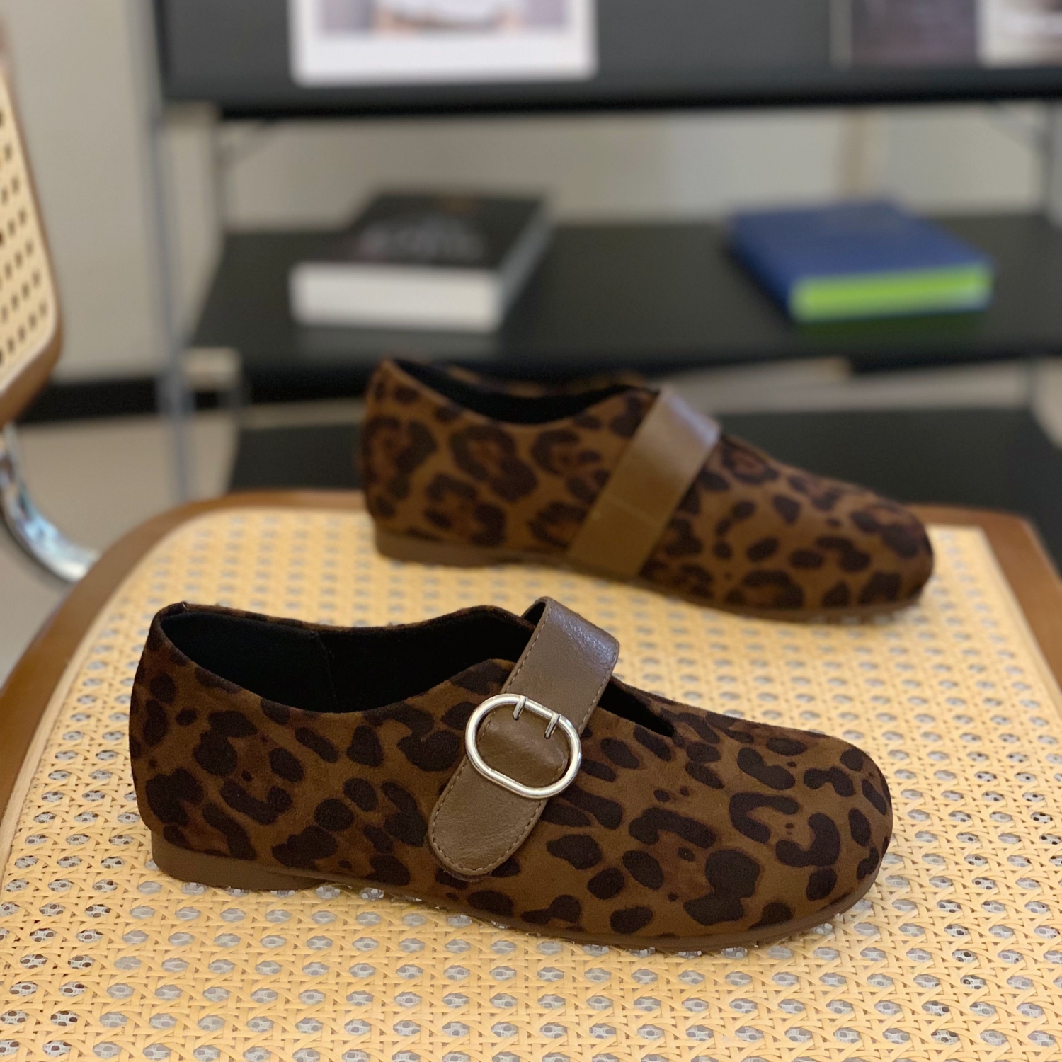 显脚小软底舒适通勤时尚玛丽珍鞋