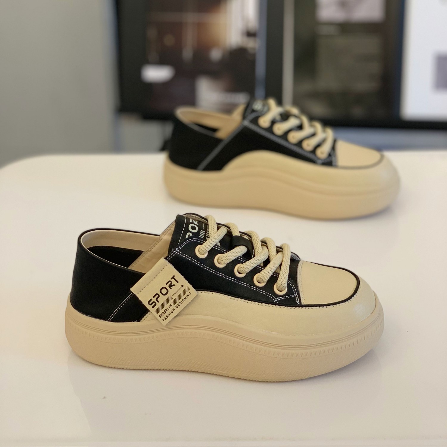 超火轻便不累脚运动休闲鞋小白鞋