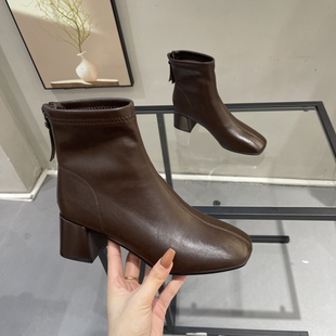 法式方头粗跟短靴女2025秋冬新款配裙子气质复古马丁靴高跟瘦瘦靴
