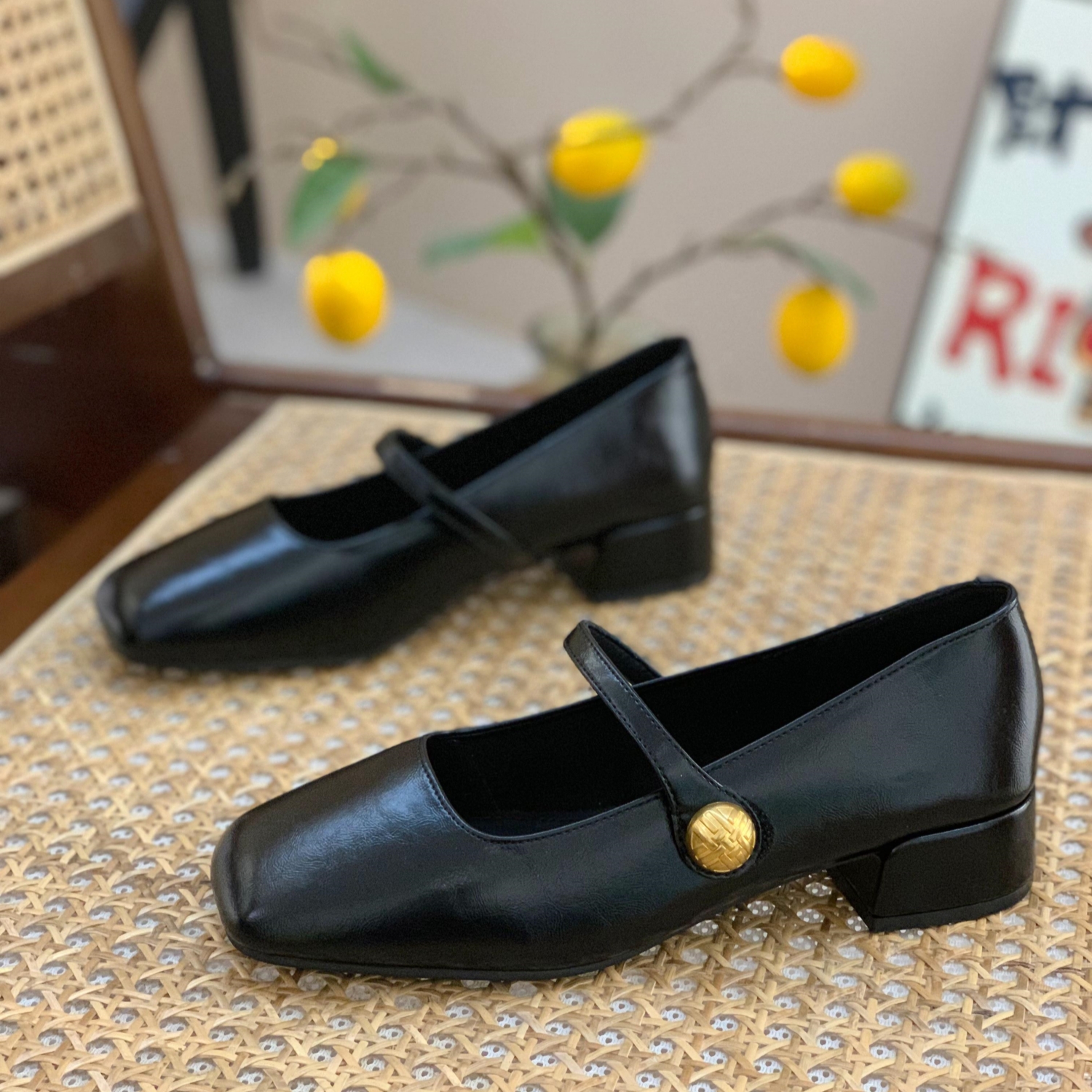 可以暴走的小单鞋！复古玛丽珍鞋