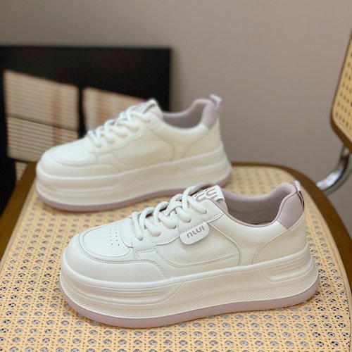 轻便厚底显瘦透气休闲系带小白鞋