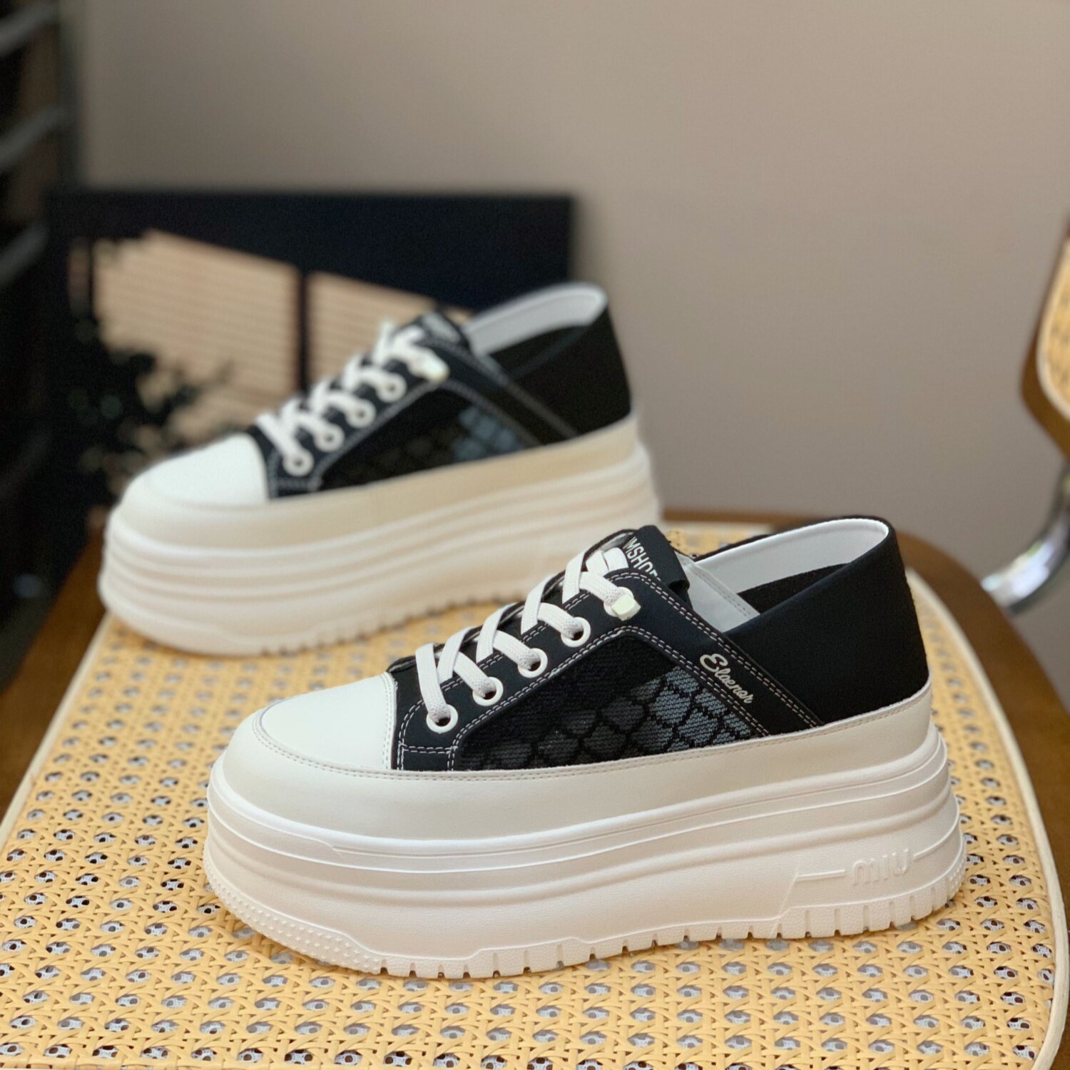 真皮小个子增高厚底轻便小白鞋女20265夏季新款百搭单网透气板鞋