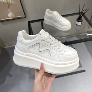 超火厚底真皮小白鞋女2026春季季新款小个子百搭增高运动休闲板鞋