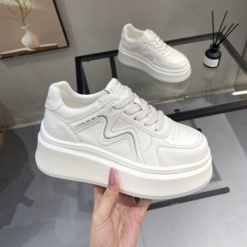 校园白月光，这双小白鞋上脚好乖