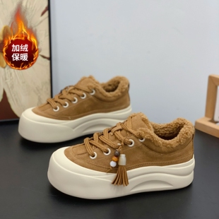 丑萌大头绒面厚底板鞋女2025冬季加绒系带棉鞋小众串珠休闲毛毛鞋