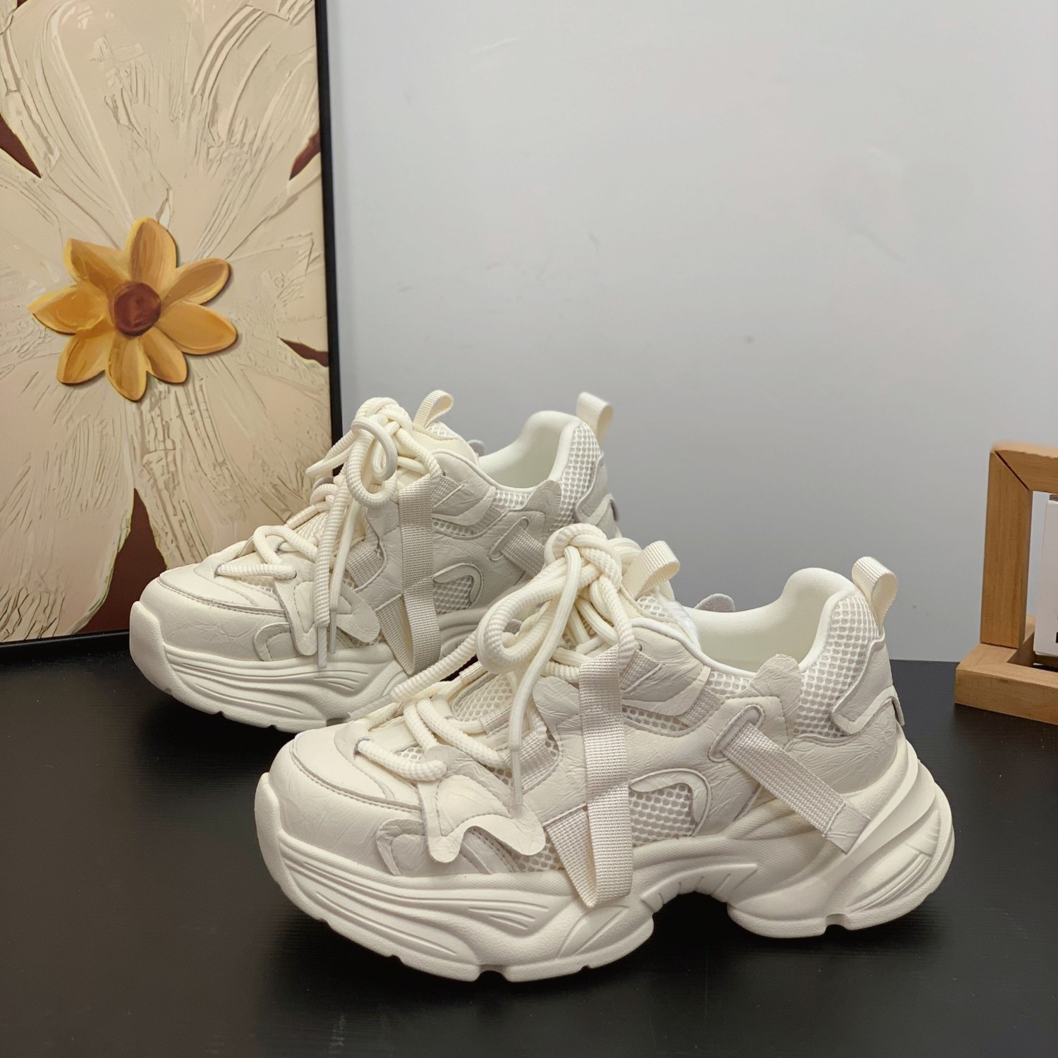 韩版时尚厚底增高真皮老爹鞋女2026春秋新款显瘦轻便高级感运动鞋