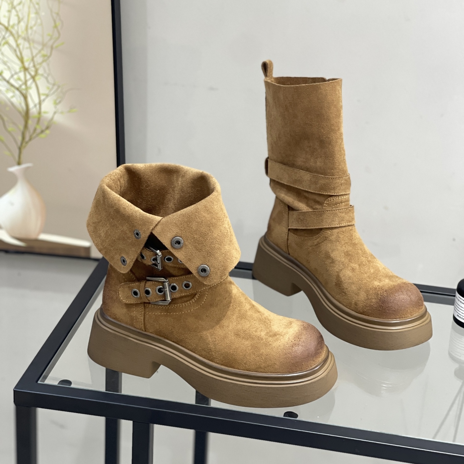 复古做旧擦色中筒两穿英伦马丁靴