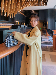 现货 M019P175K268    2022冬装新款单排扣方领毛呢外套女图片