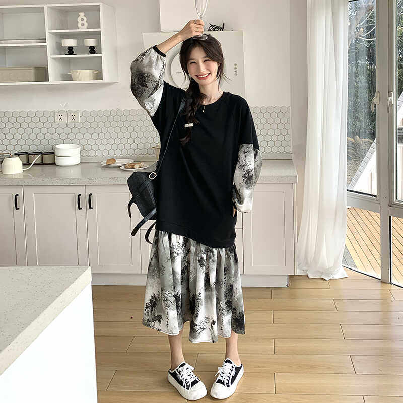 新中式黑色假两件水墨画拼接卫衣裙女2025春新款中长款过膝连衣裙,女装连衣裙,浙宝088