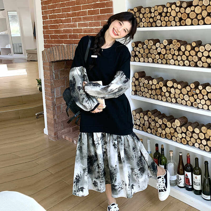 新中式黑色假两件水墨画拼接卫衣裙女2025春新款中长款过膝连衣裙,女装连衣裙,浙宝088