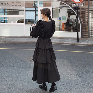 法式黑色v领长袖连衣裙女2024秋季新款高级感收腰显瘦荷叶边长裙图片