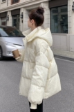 小个子连帽羽绒服女短款2024年冬季新款韩系小众肌理感白鸭绒外套，女装羽绒服，浙宝088