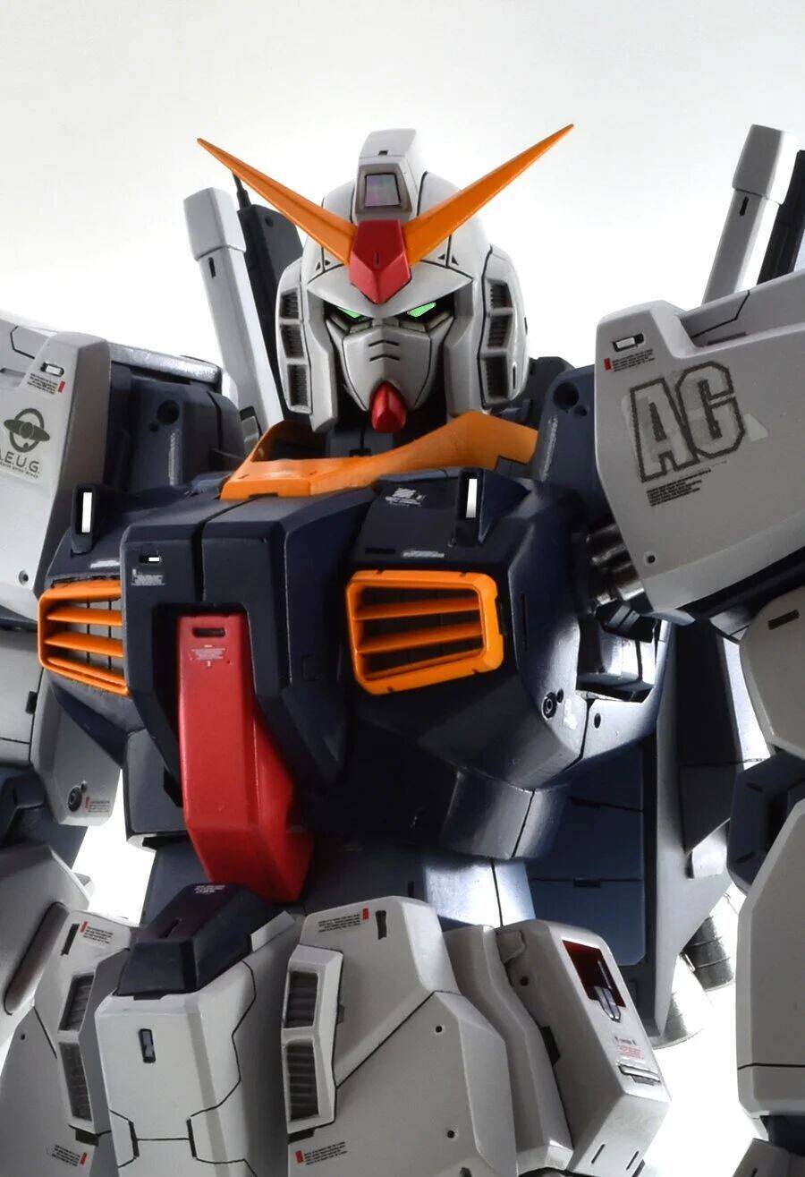 万代限定高达 MG 1:100 Gundam 奥古Z高达模型MK2 AEUG 白兔 拼装图片