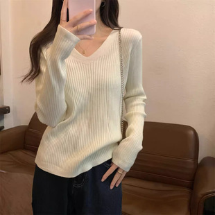 长袖上衣针织衫V领潮短款修身打底衫女款秋冬保暖毛衣套头