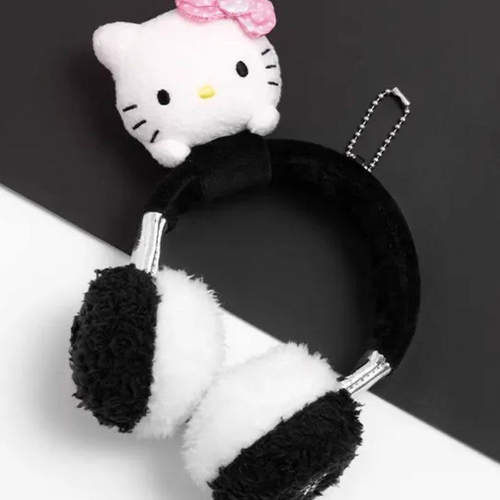 名创优品HelloKitty毛绒耳机挂件