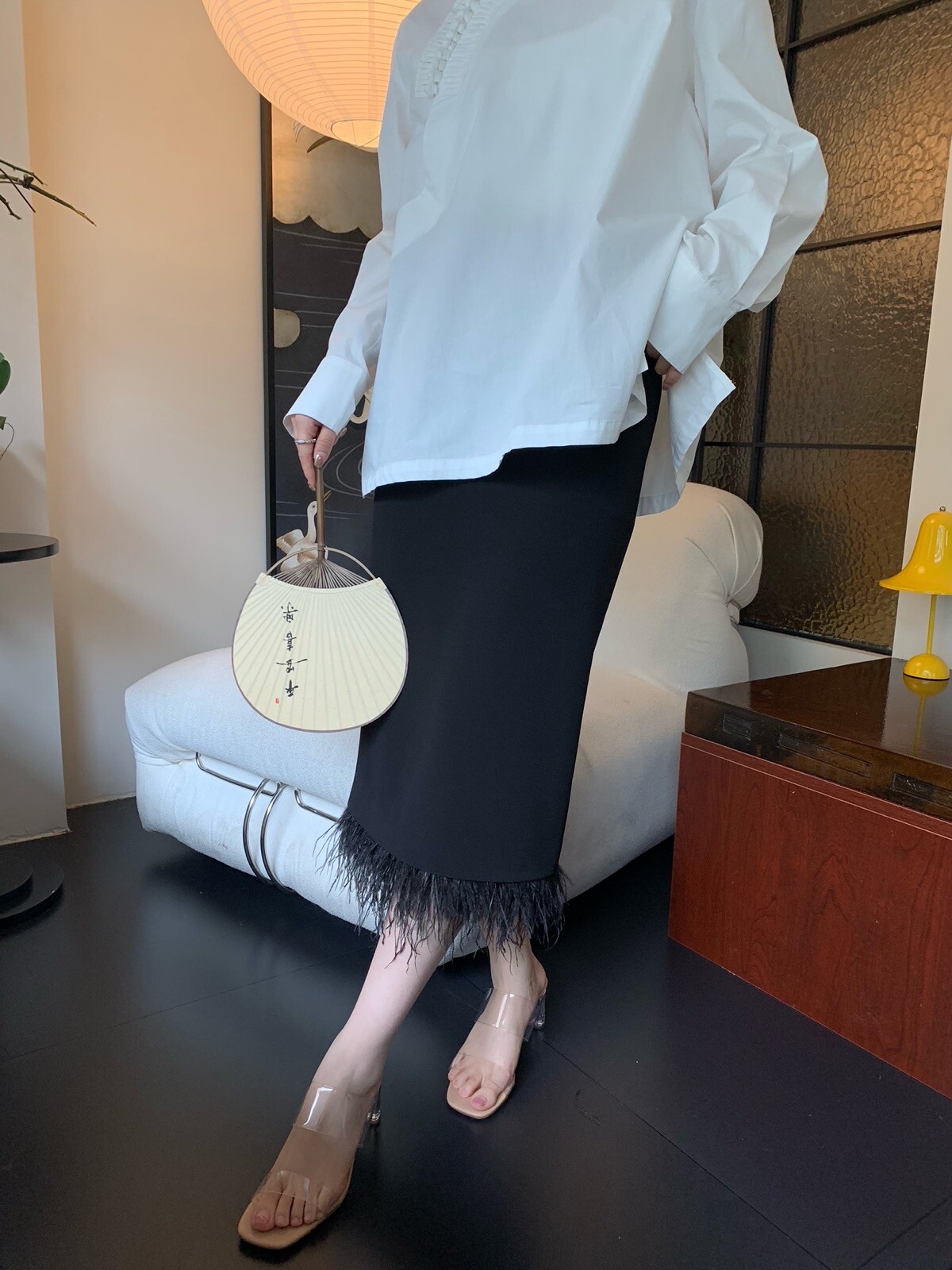 百搭黑色鸵鸟毛包臀铅笔裙女