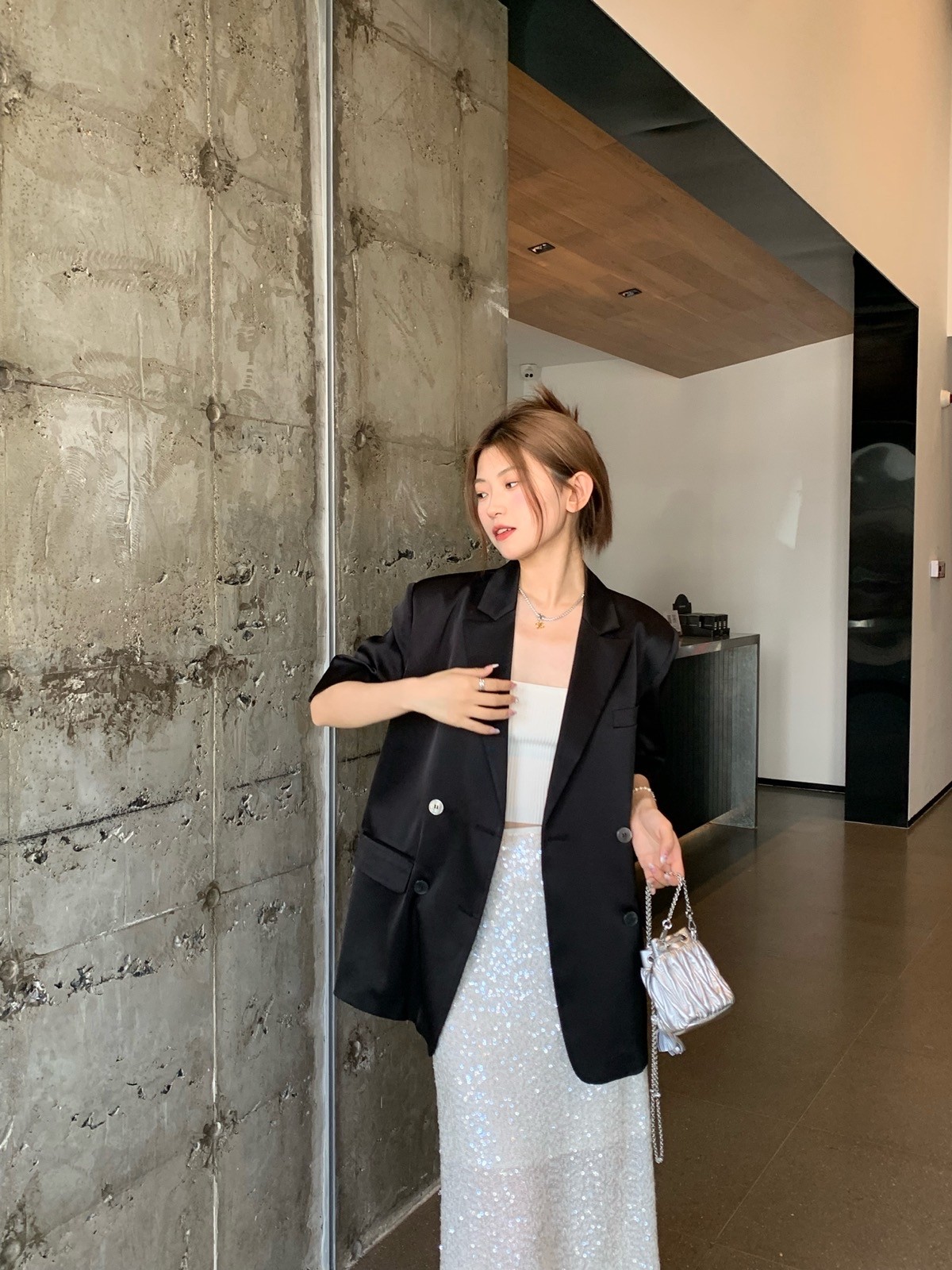 黑色高级感缎面光泽感西装