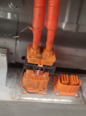 适用于东风纳米01东实动力电池包高压线束插头连接器插座插口全新