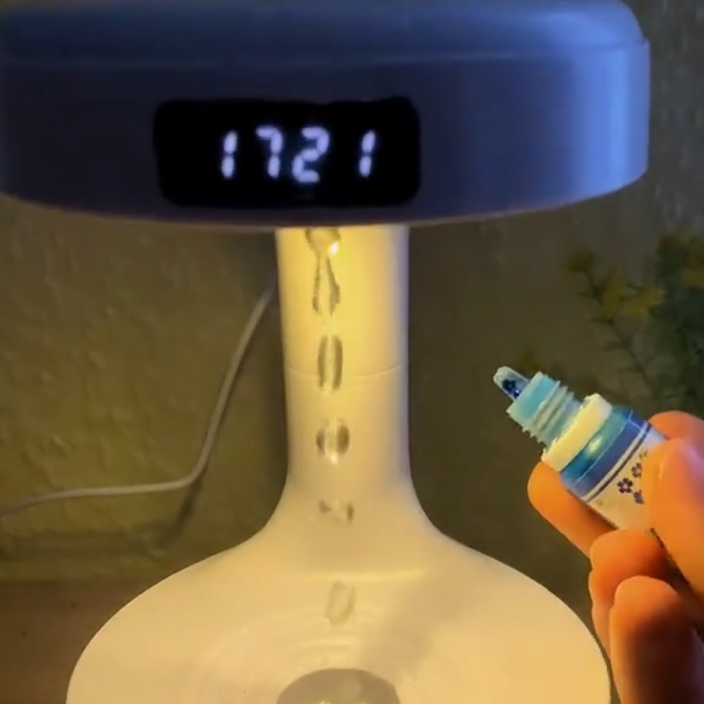 反重力悬浮水滴加湿器大容量家用办公迷你usb桌面水滴倒流香薰机