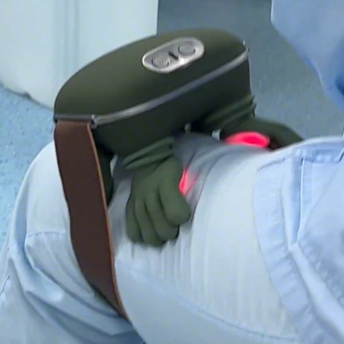 颈肩大腿仿人手揉捏加热按摩器
