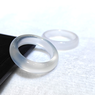 天然高冰白月光玉髓戒指女冰种马岛料玛瑙素圈水晶指环轻奢高级感