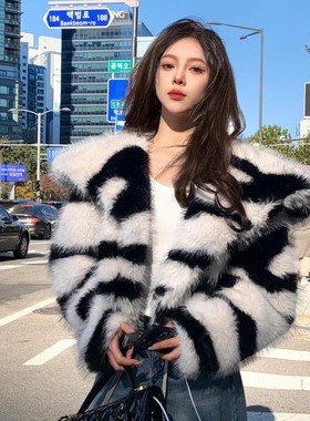 海宁时尚皮草外套女2025新款年轻款斑马纹大领环保狐狸毛大衣冬厚