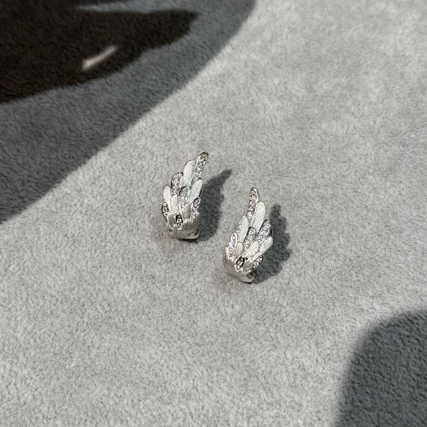 S925纯银超闪银色天使翅膀耳钉女