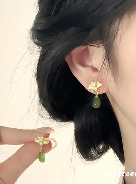 国风爆闪银杏叶绿色水滴耳钉女新中式方圆脸高级感古风耳饰清冷感