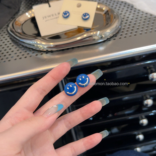 多巴胺蓝色笑脸耳钉女2025新爆款轻奢小众高级感气质百搭耳环耳饰