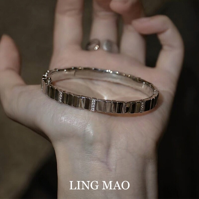 冷淡风银色钢琴键手镯女轻奢小众高级感精致复古时尚简约百搭手饰