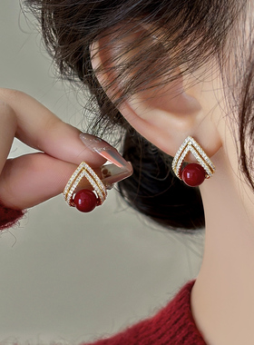 S925纯银复古红色珍珠耳钉女2025新款轻奢高级感耳环绝美精致耳饰