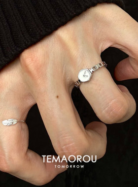 银色反向的钟手表戒指高级感独特