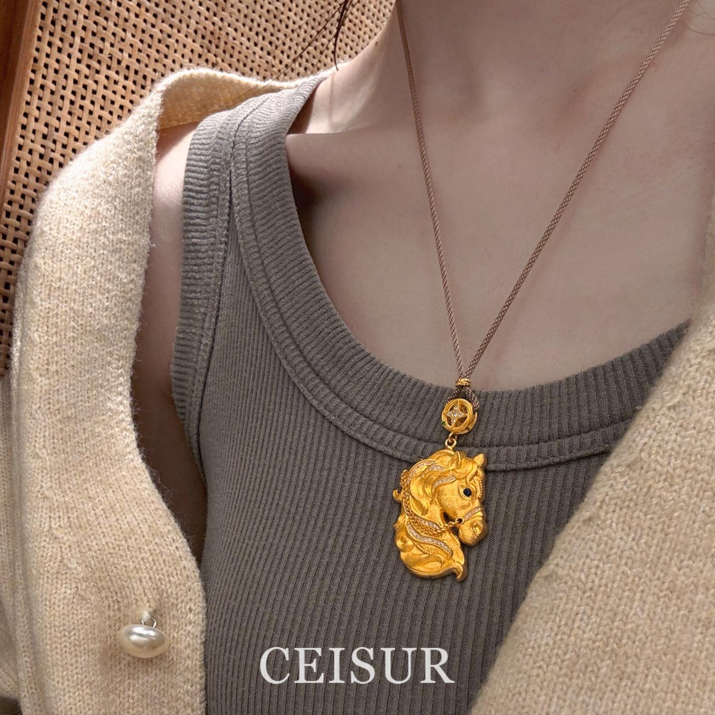 金色拉丝闪钻马头编绳吊坠项链女