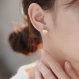 Серьги, красный небольшой дизайнерский оберег на день рождения, коллекция 2022, тренд сезона