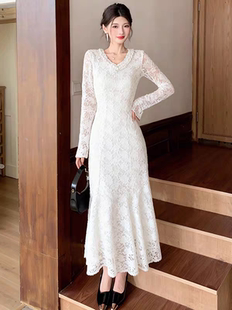 上新法式浪漫鱼尾蕾丝连衣裙长袖V领收腰修身气质