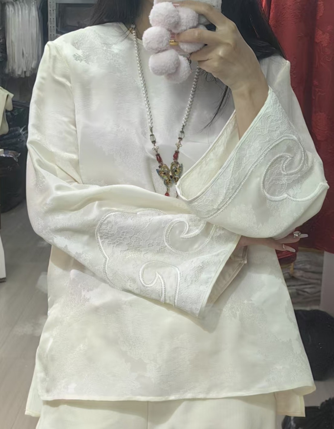 欧货真丝面料重工订珠绣花上衣袖口拼接真丝丝绒蕾丝订珠绣花衬衫