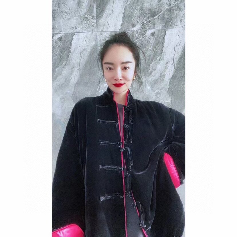 欧货2023秋季新款江南采桑子流苏扣真丝丝绒撞色外套女上衣新中式高性价比高么？